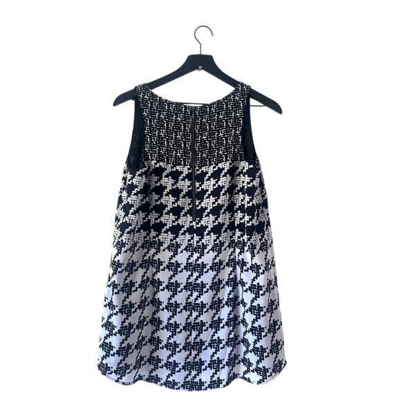 CAbi Black White Houndstooth Sleeveless Blouse Career Work Top Medium - Picture 6 of 6